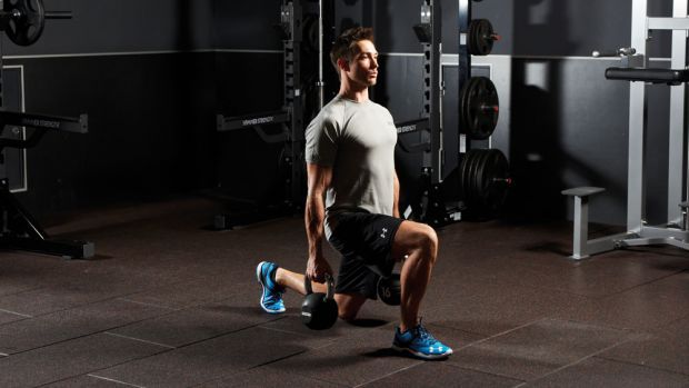 Kettlebell walking lunge