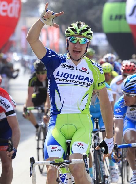 Elia Viviani (Liquigas - Cannondale) sprints to victory