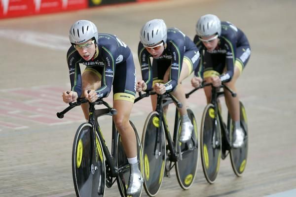 The WA women's pursuit team stormed away to win gold.