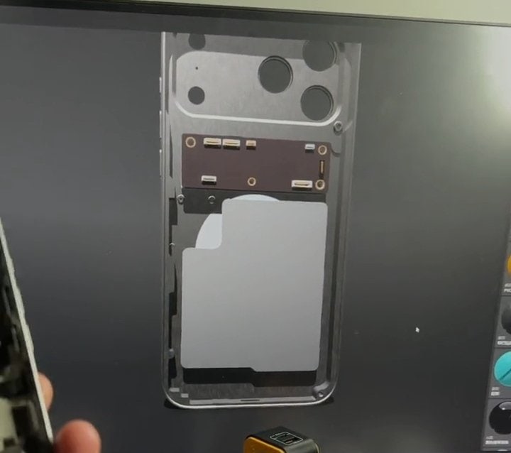 iPhone 17 Pro Max leaked renders