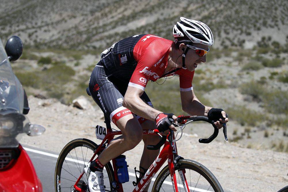 bauke Mollema rides into the leader's jersey during stage 5 at the Vuelta a San Juan
