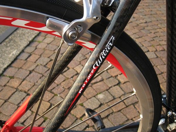 The thin seat stays provide a noticeable amount of bump-eating flex.