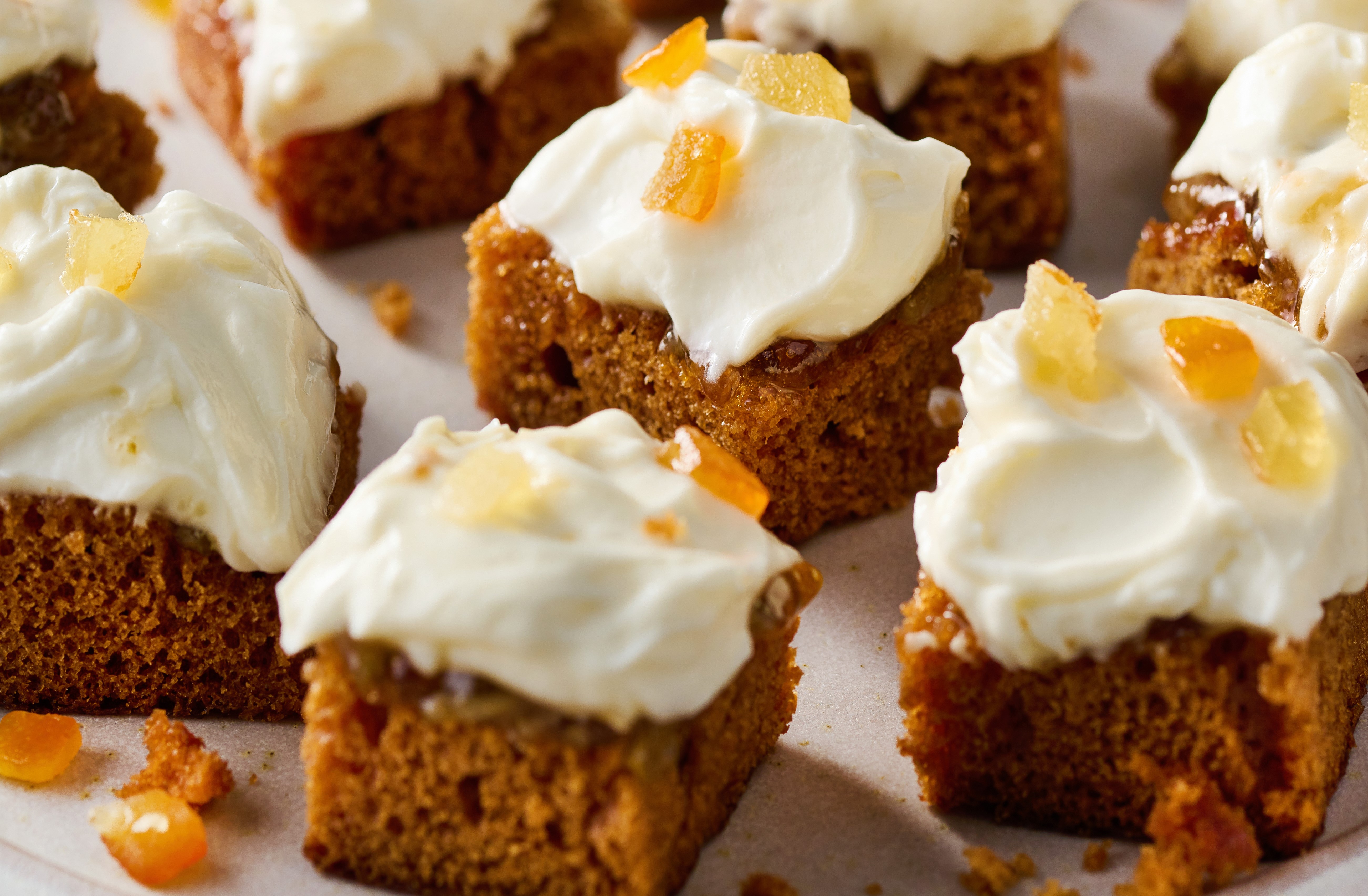 Mini Gingerbread Cakes - Recipes