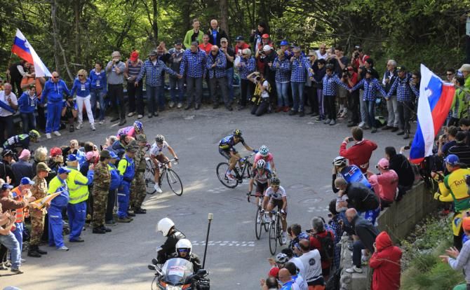 The GC contenders climb the final climb