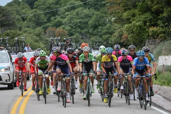A good size chase group hits the bottom of the Snowbird climb.