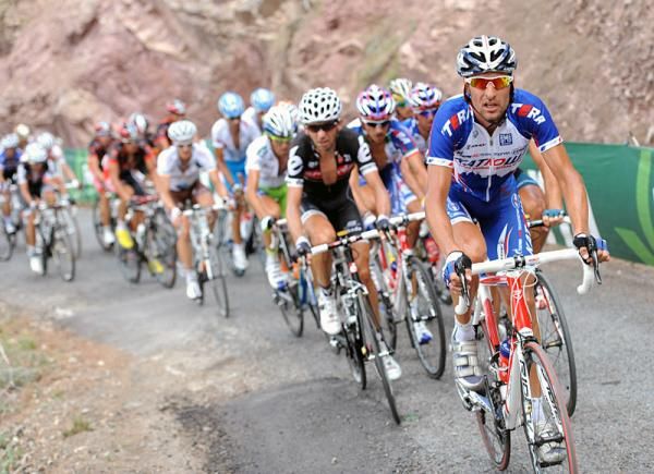 Vladimir Karpets (Katusha) pushes the pace on the Alto de la Cresta del Gallo climb.