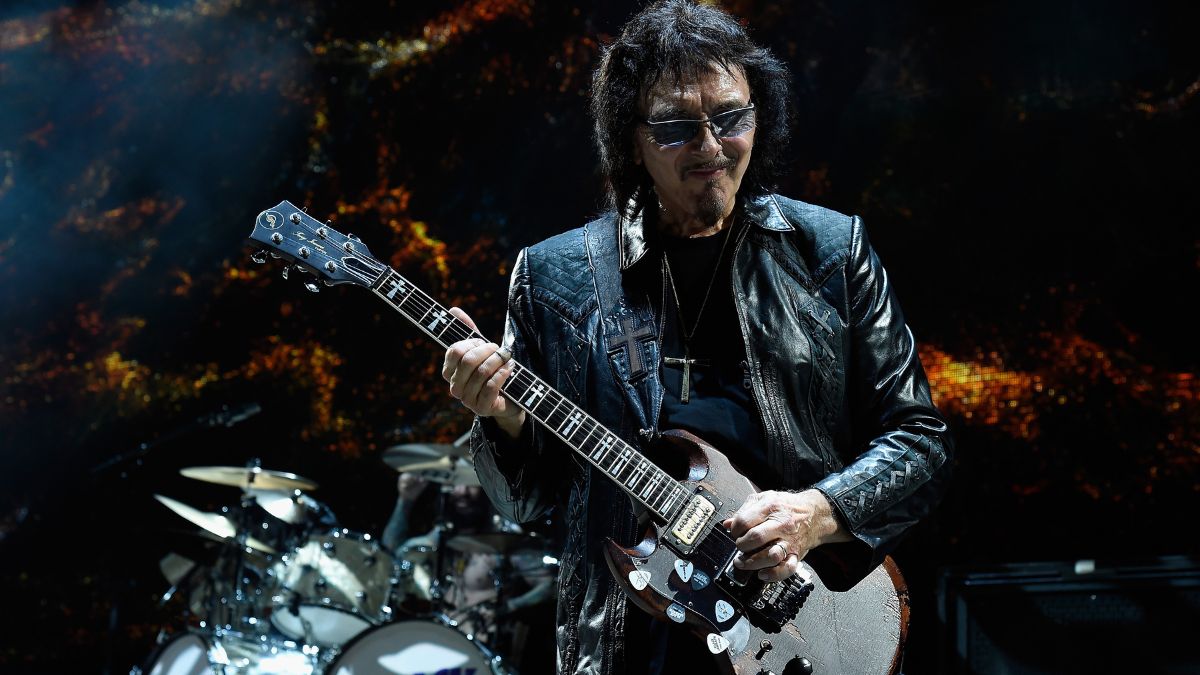 Guitarist Tony Iommi of Black Sabbath performs onstage on "The End Tour" at Nikon at Jones Beach Theater on August 17, 2016 in Wantagh, New York
