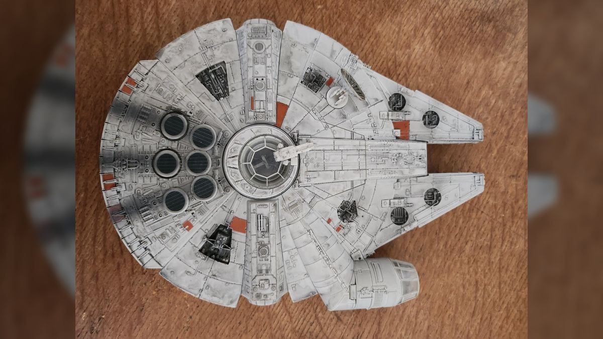 Star Wars Micro Galaxy Squadron range_Assault Class Millennium Falcon birds eye view