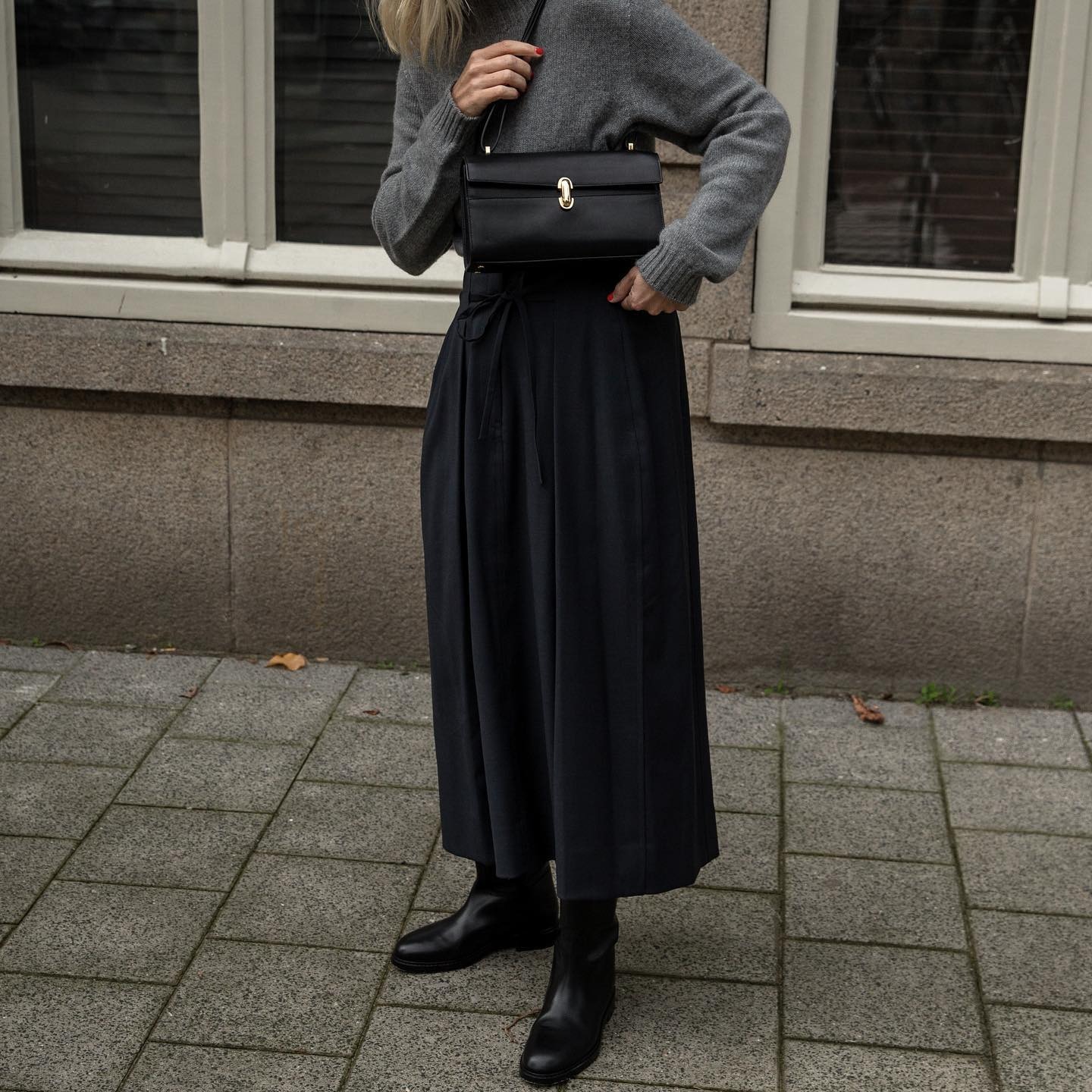 Linda Tol wearing Savette