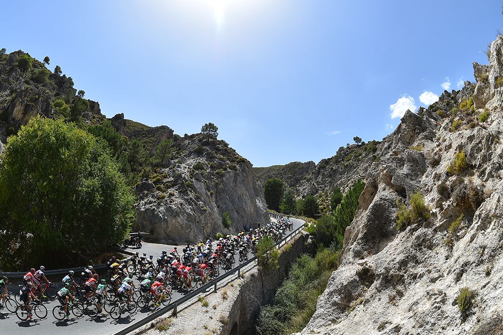 The peloton were happy to let the break go