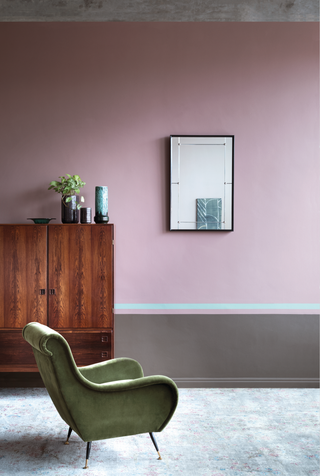 A wall with two contrasting tones and a color highlight