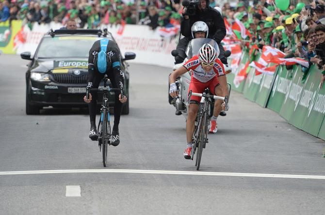 Simon Spilak (Katusha) tops Chris Froome (Sky) in a close sprint