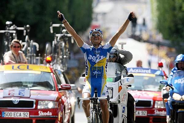 Sylvain Calzati (AG2R) celebrates in Lorient
