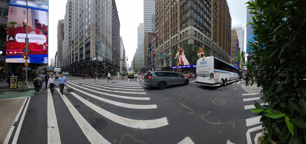 Samsung Galaxy Z Fold 4 panorama sample.