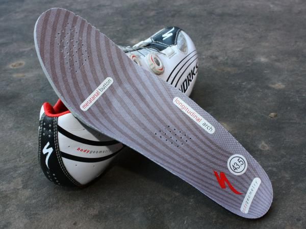 Specialized's Body Geometry insole features extra arch support plus a 'metatarsal button' to help keep your toes from falling asleep