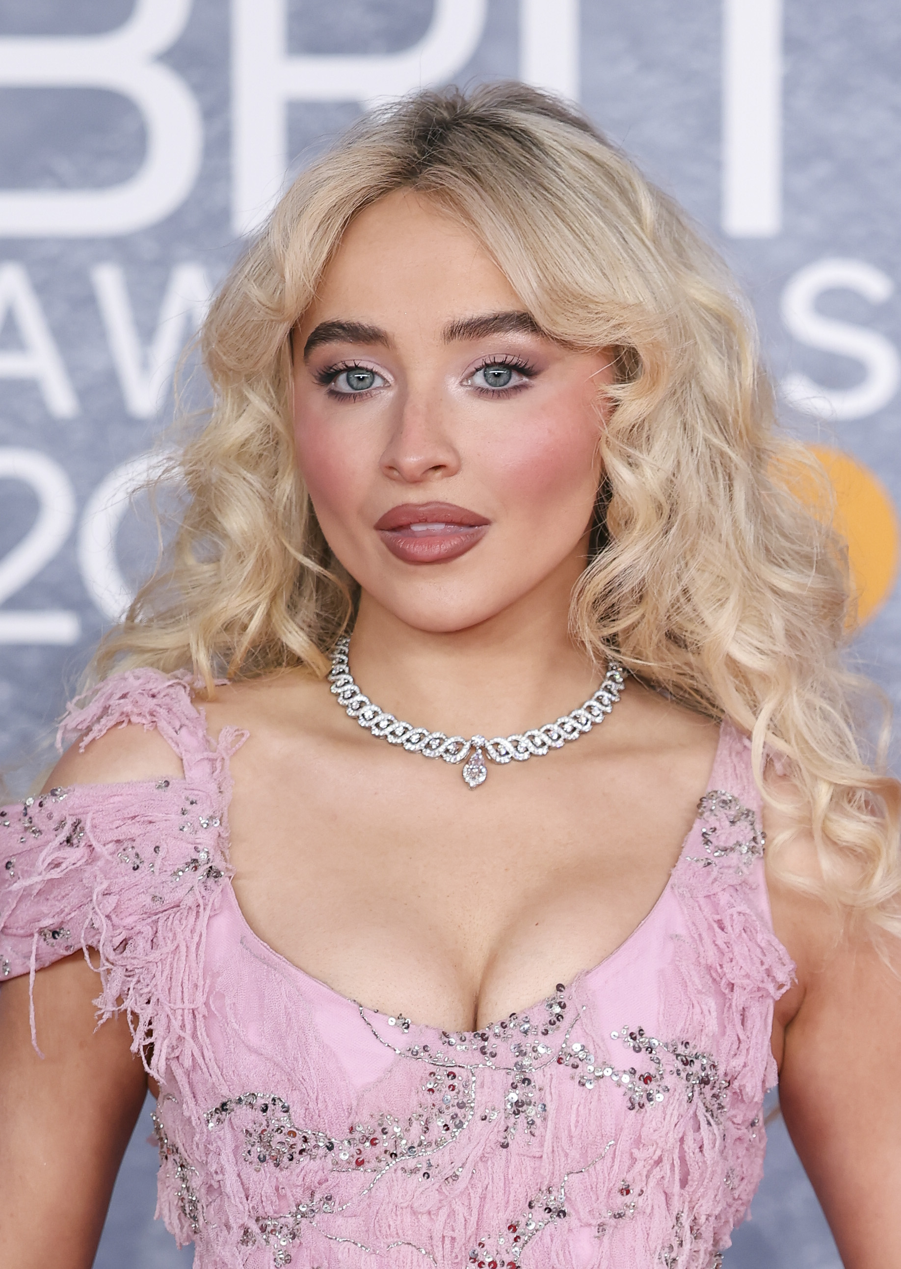 butterfly - Sabrina Carpenter
