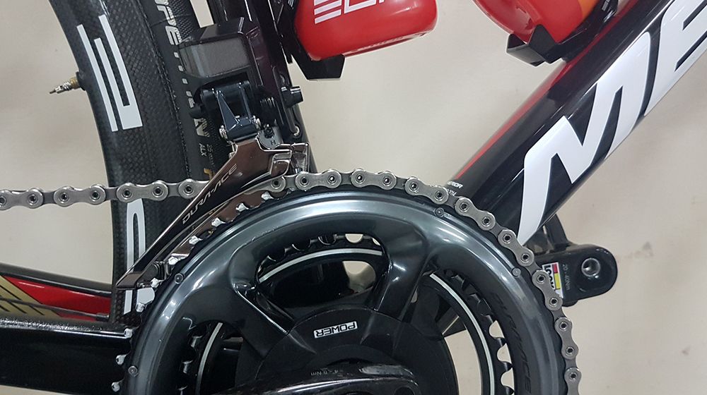 A close look at the Shimano Dura-Ace R9150 front derailleur and Dura-Ace R9100 chain