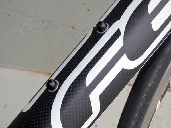 Felt has sweated the details, including alloy water bottle cage and stem cap bolts