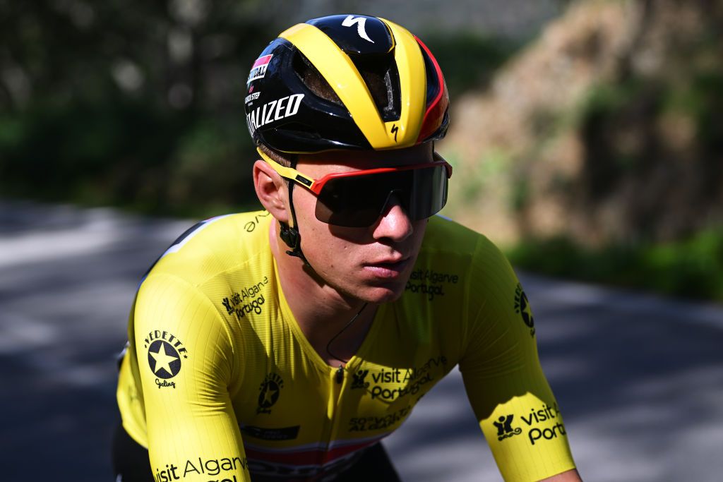 ALTO DO MALHAO PORTUGAL FEBRUARY 18 Remco Evenepoel of Belgium and Team Soudal Quick Step Yellow leader jersey competes during the 50th Volta ao Algarve em Bicicleta 2024 Stage 5 a 1658km stage from Faro to Alto do Malhao 514m on February 18 2024 in Alto do Malhao Portugal Photo by Dario BelingheriGetty Images