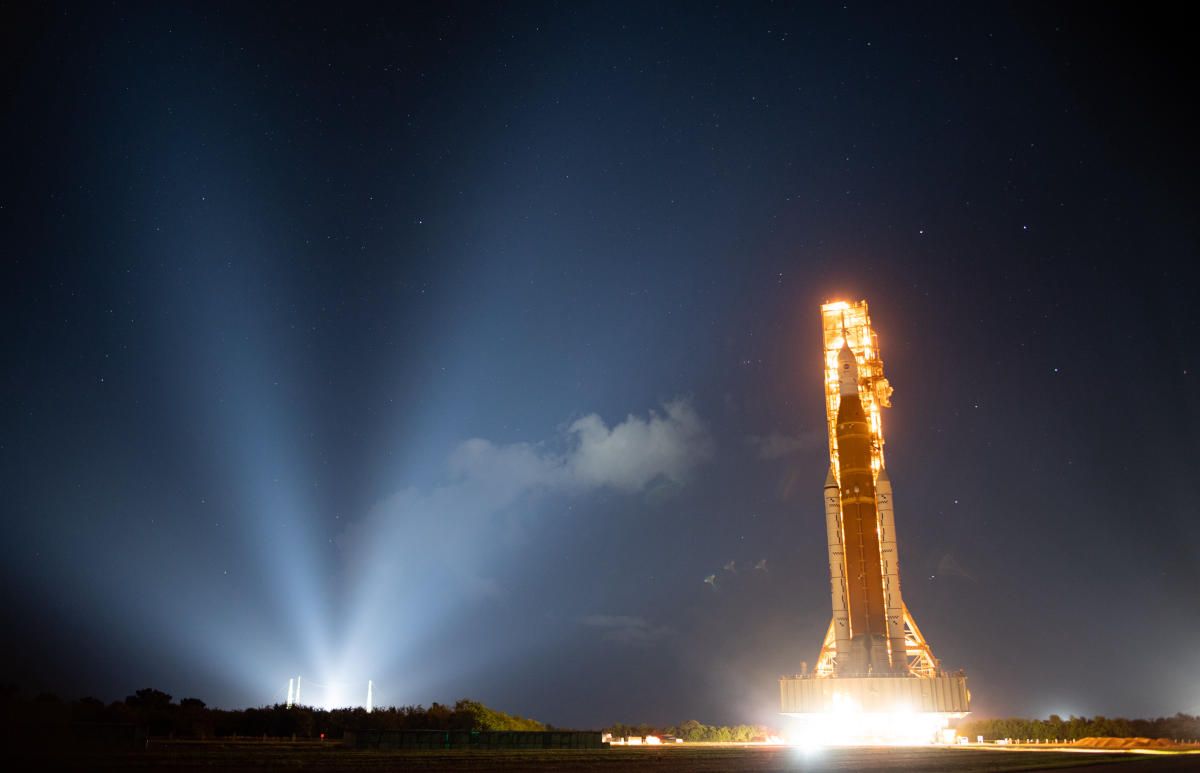 artemis 1 rollout nov. 4, 2022