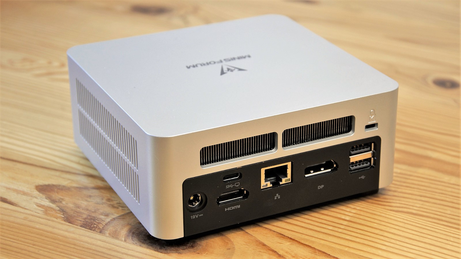 Minisforum Venus UN1265 Mini PC