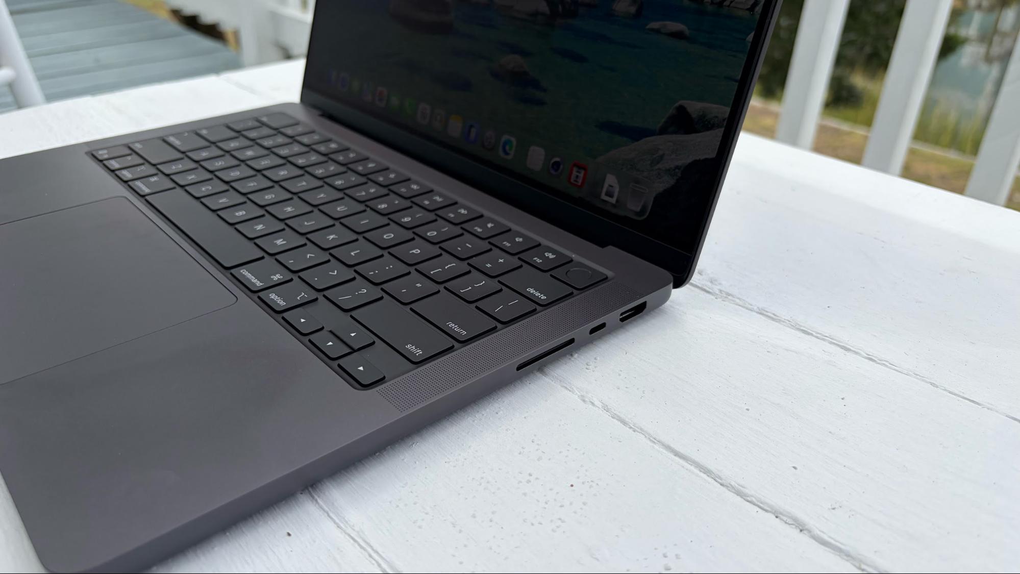 Apple MacBook Pro (14-inch, M5)