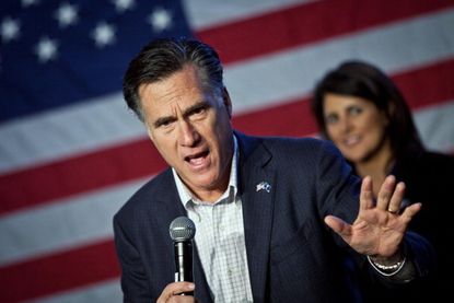 Mitt Romney tells donors he's mulling a 2016 presidential run