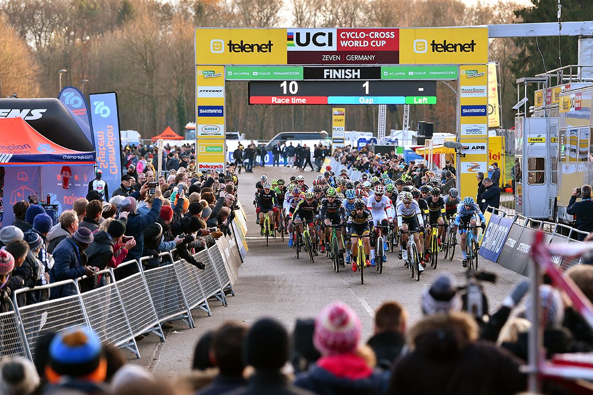 The elite men get underway at the World Cup in Zeven.