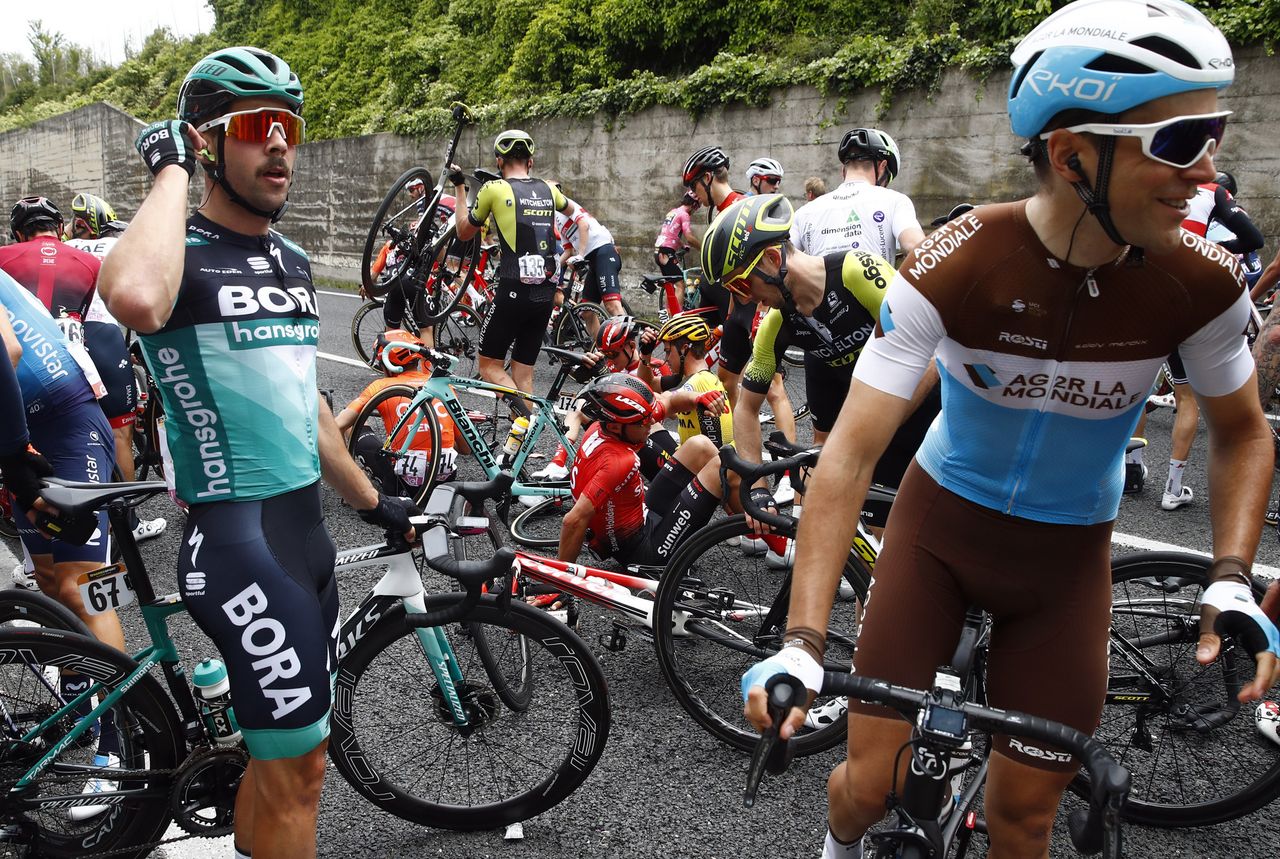 A crash on stage 6 of the Giro d'Italia