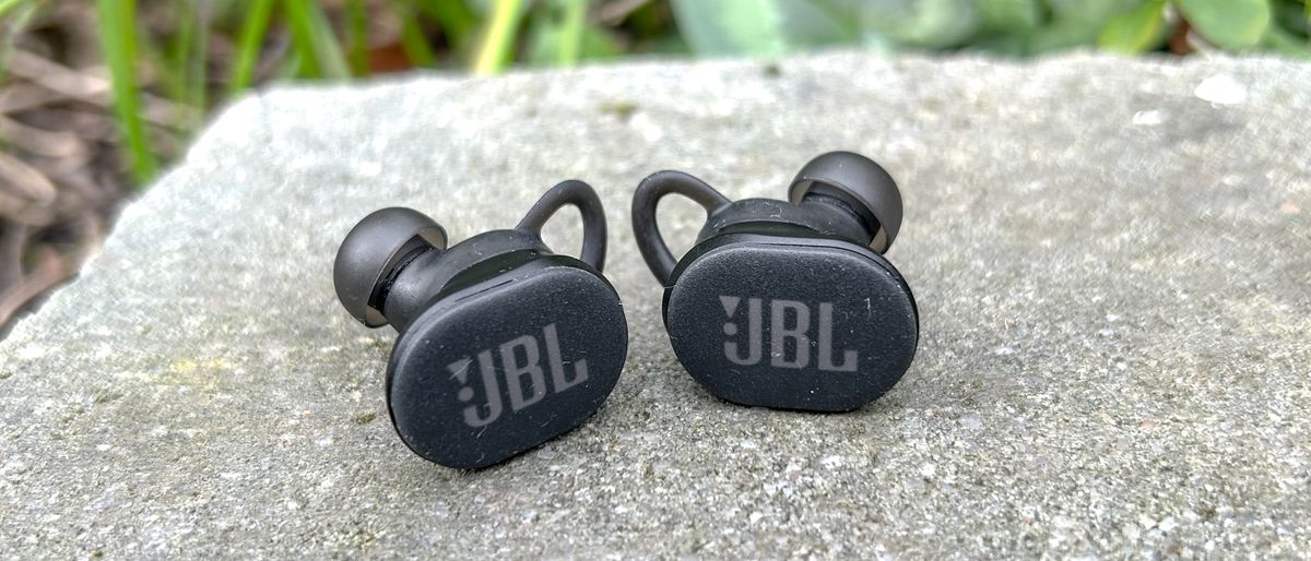 JBL Endurance Race 2 headphones