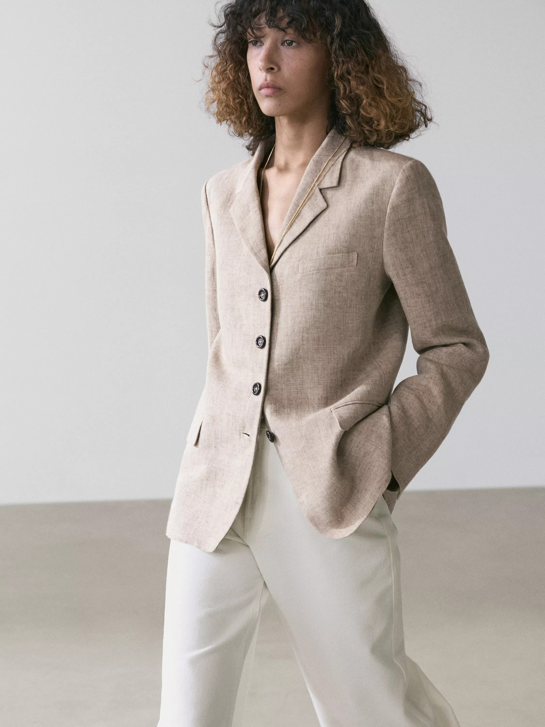 Linen blazer from Massimo Dutti