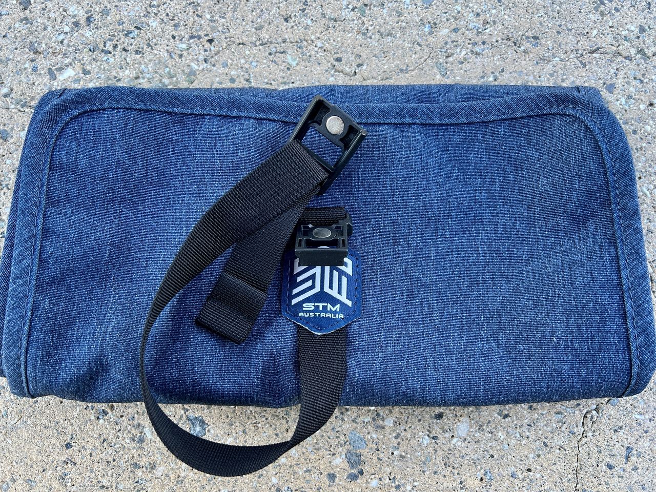 Stm Dapper Wrapper Slate Blue Magnetic Closure