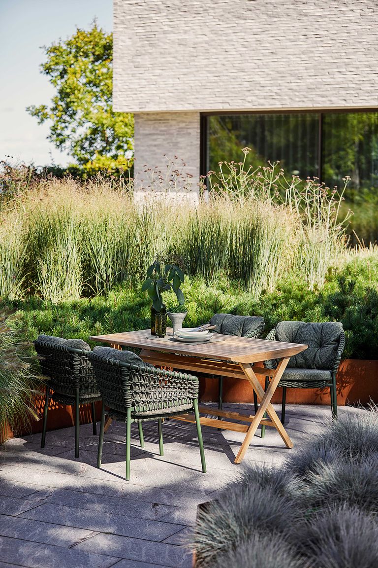 Garden divider ideas 10 stylish ways to zone up your outdoor space