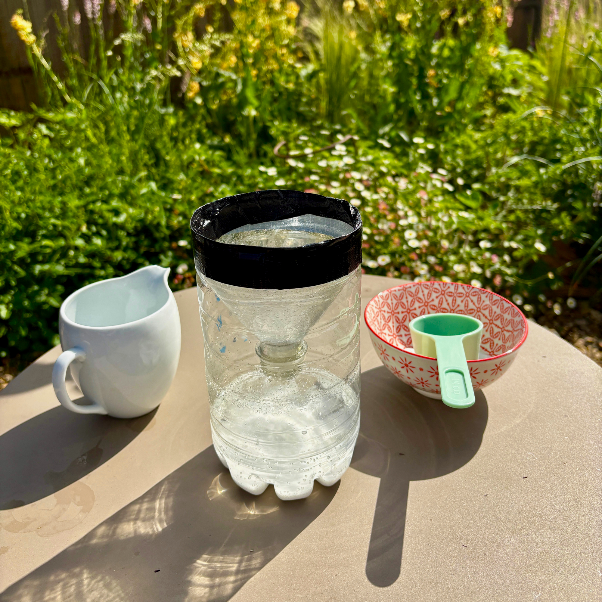 mosquito trap made with vinegar and baking soda