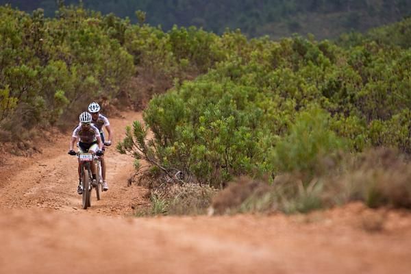 David George and Massimo Debertolis of Safindit / Full Dynamix chase the leaders during stage one.