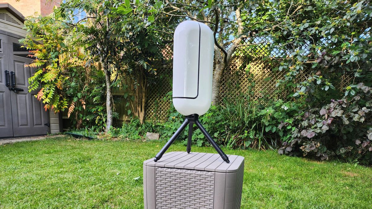 Vaonis Vespera Pro in netural position in a backyard.