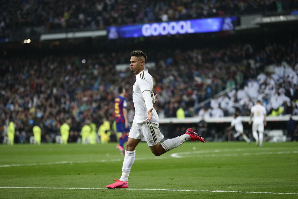 Real Madrid return to LaLiga summit with El Clasico win over Barcelona ...