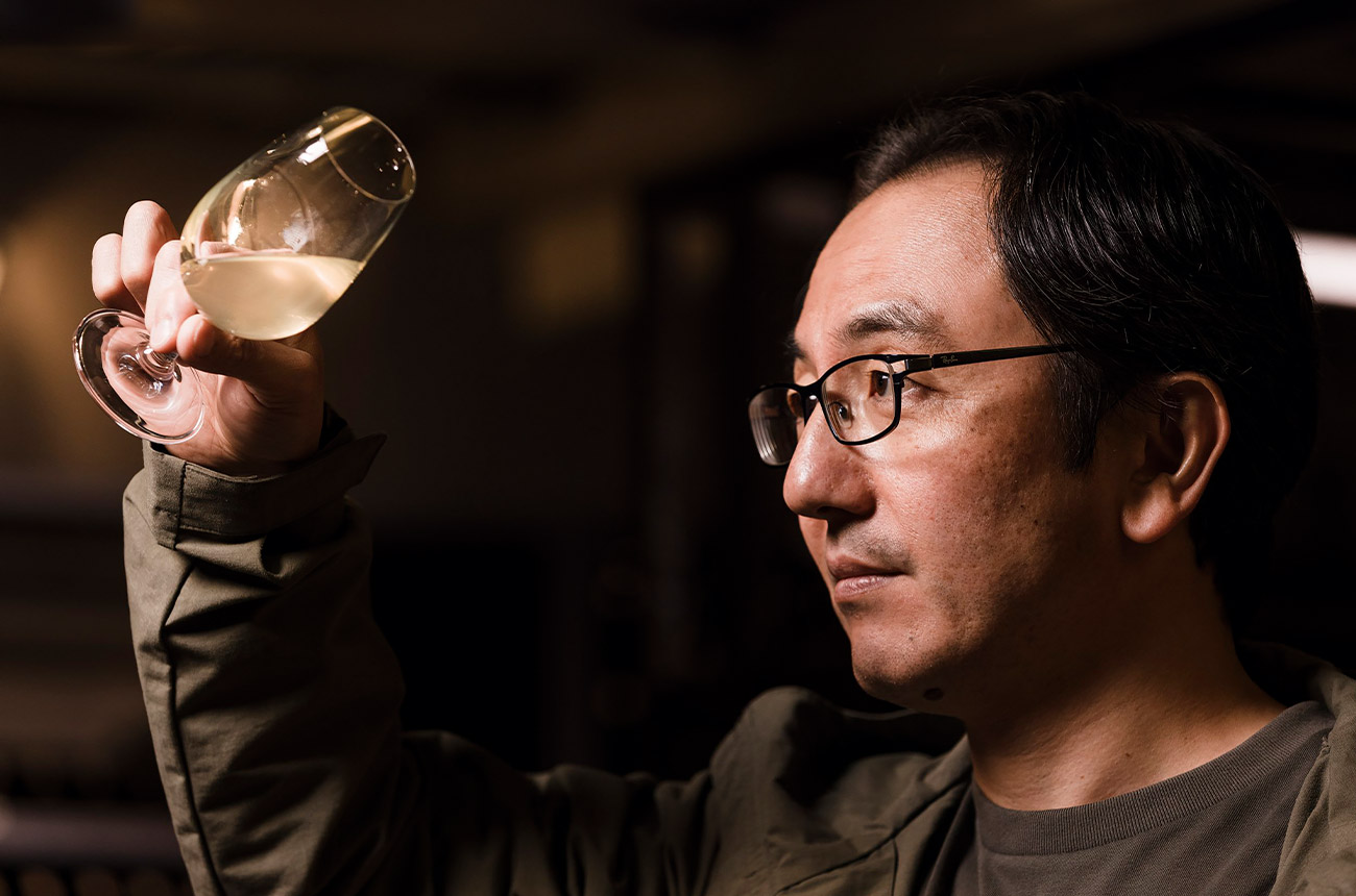 Kurambon Wine&amp;rsquo;s oenologist and owner, Takahiko Nozawa