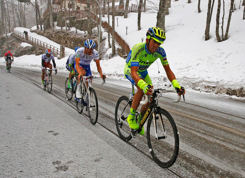 Alberto Contador pushes the pace.