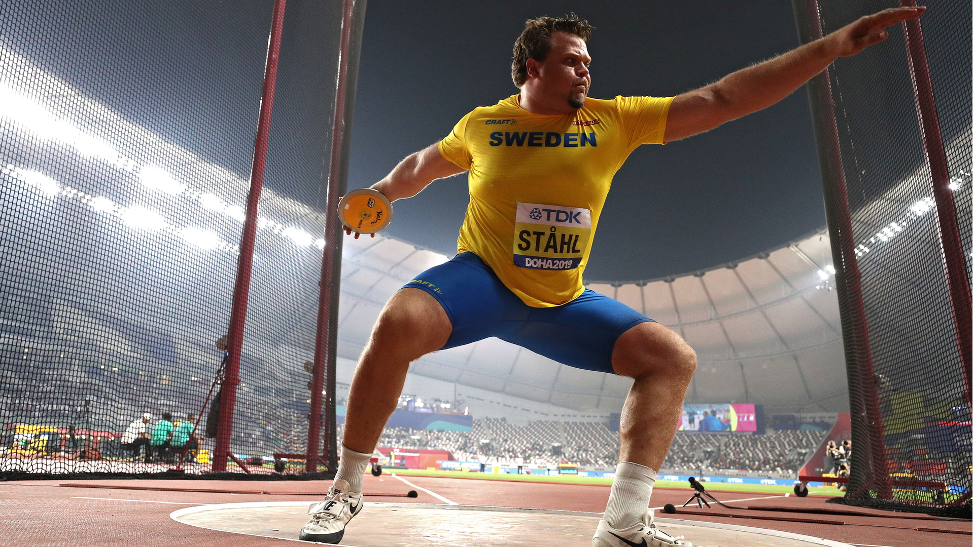 Daniel Ståhl i diskusringen vid VM i Doha 2019