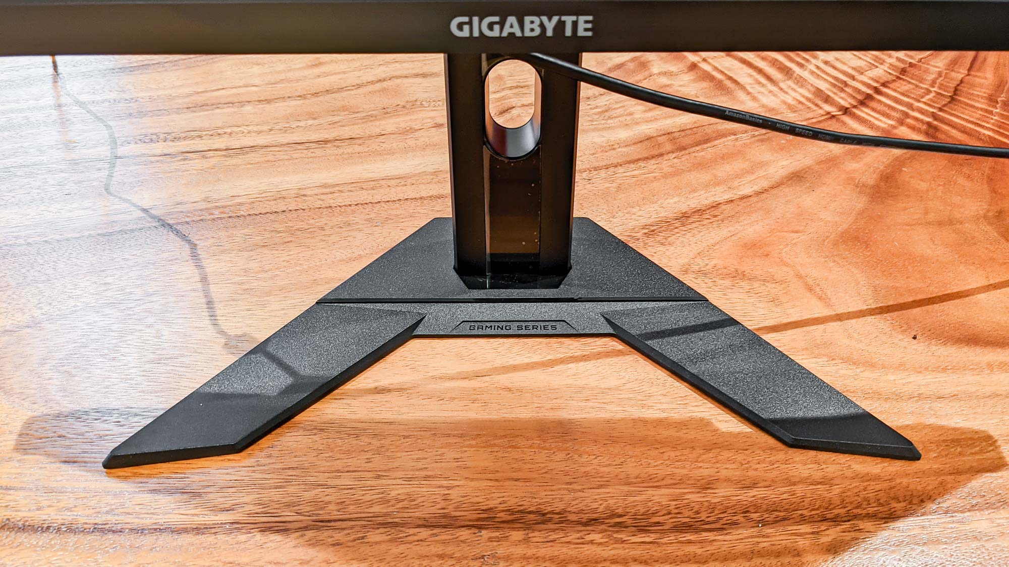 Gigabyte M27Q X Gaming Monitor stand