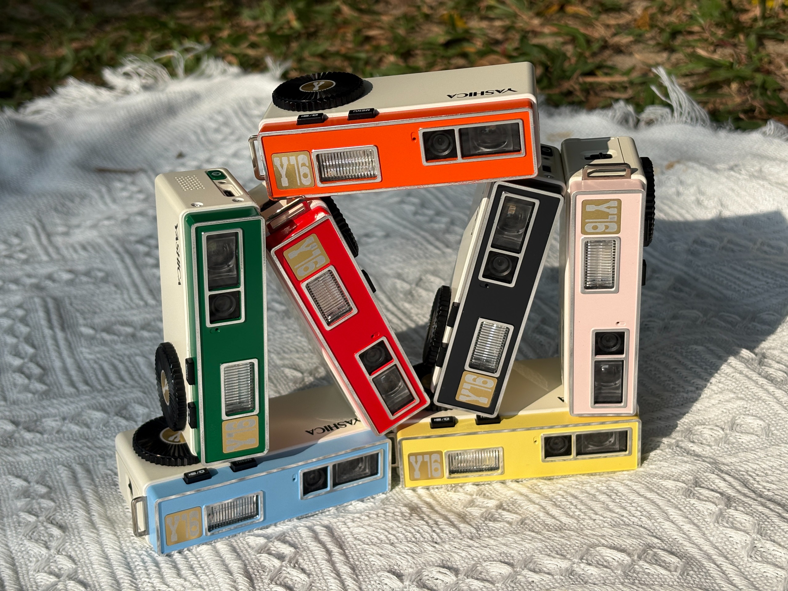 The Yashica Y16 Pocket digital camera