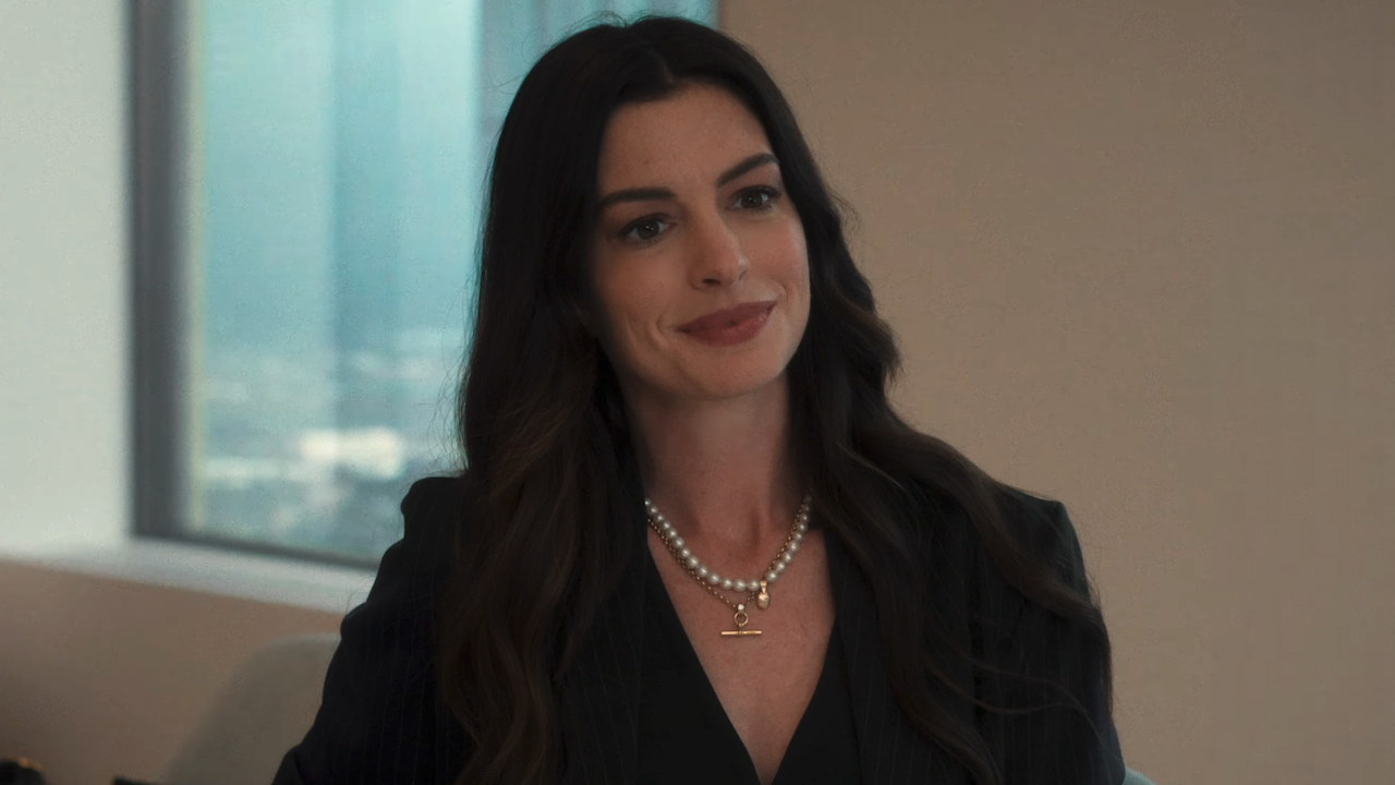 Was ging Anne Hathaway durch den Kopf, als sie bei „Devil Wears Prada 2 Set“ viral die Treppe hinunterstürzte?