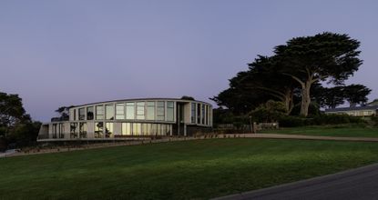 Tidal Arc House by Woods Bagot