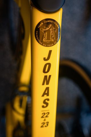 An all yellow Cervelo S5 for Jonas Vingegaard