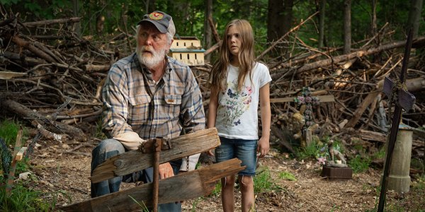 John Lithgow and Jete Laurence in Pet Sematary