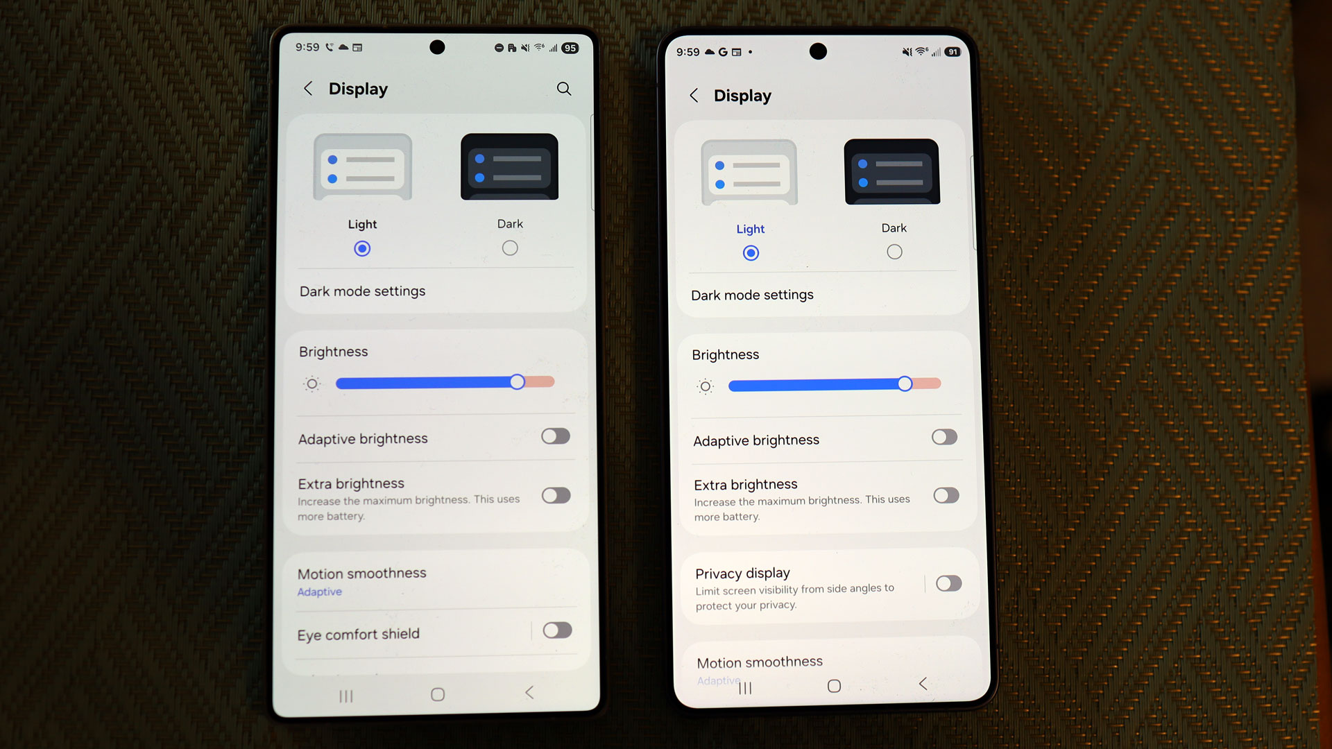 Samsung Galaxy S25 Ultra vs Samsung Galaxy S26 Ultra screen comparison