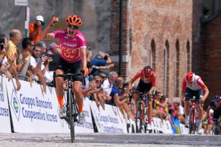 Marianne Vos wins her fourth stage of the Giro Rosa