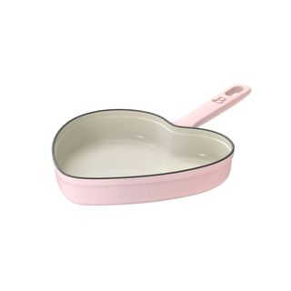 A heart-shaped pan in pink