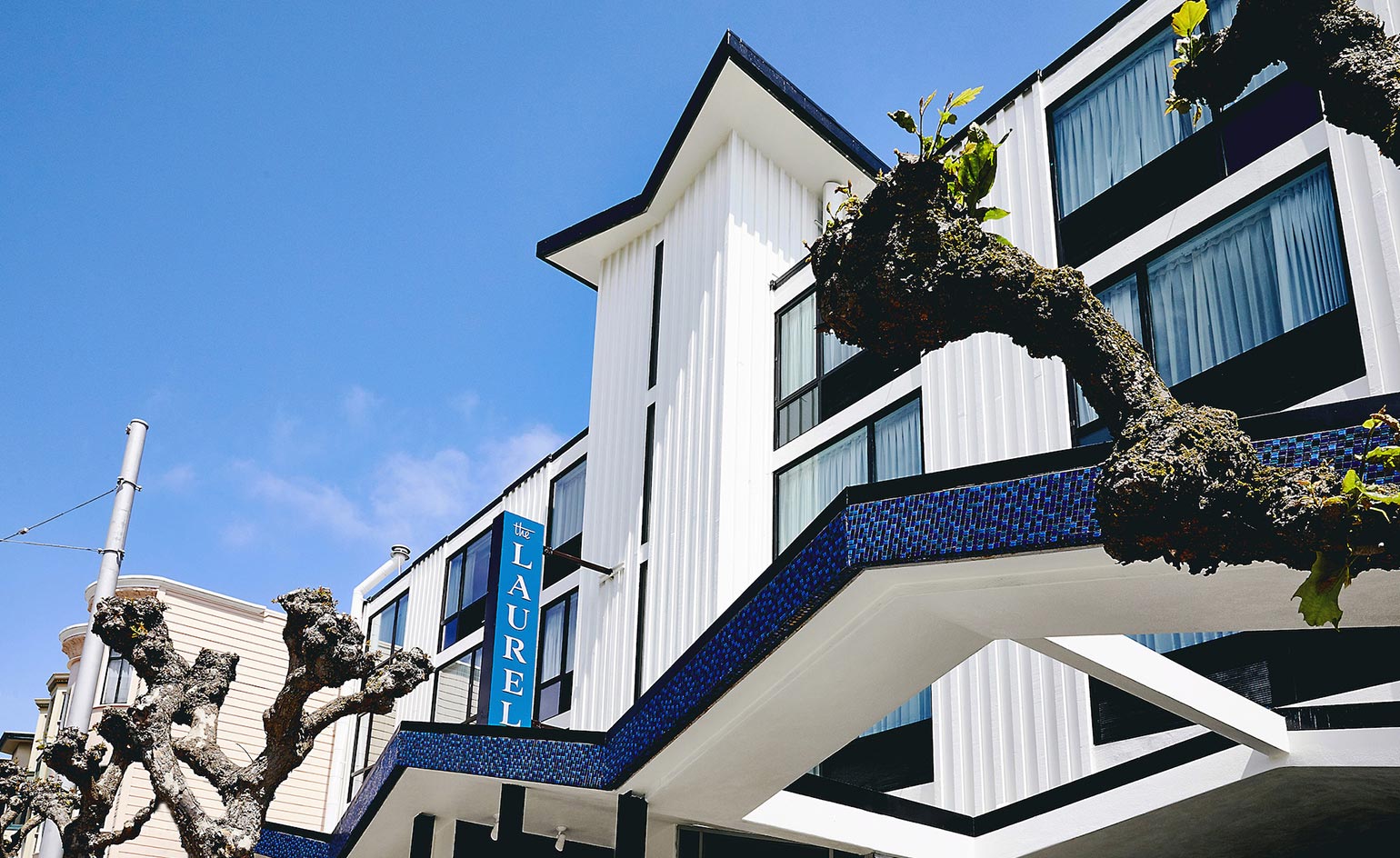 An exterior view of the Hotel Laurel Inn, USA